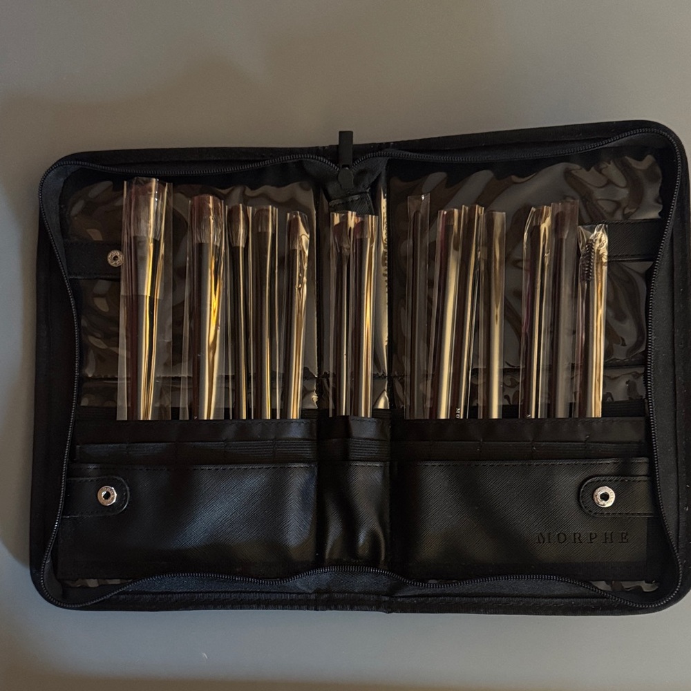 New Morphe Professional Brush Set of (14) With Zip Case